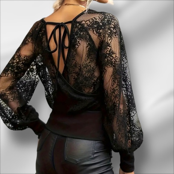 NWOT Floral Mesh Lantern Sleeve Black Top. Size (M/6) - Picture 4 of 4